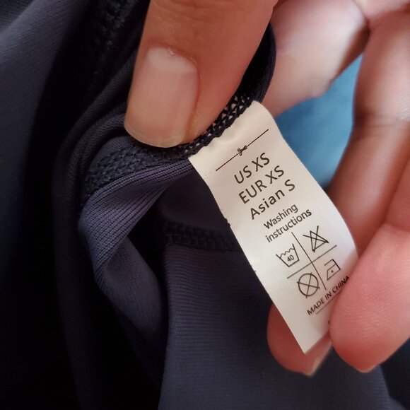 Lululemon tights - Picture 5 of 8